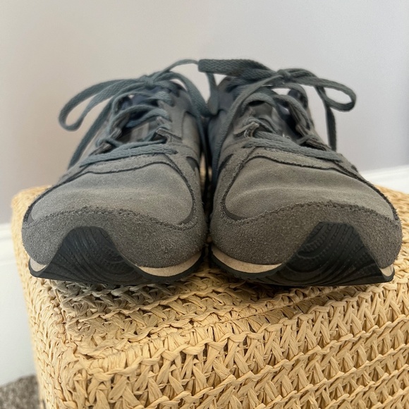 New Balance 555 Women's casual sneaker, grey suede, size 9 - Picture 2 of 9